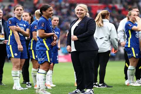 Hayes and Kerr win FA Women’s Super League Manager and Player awards following Chelsea’s third..