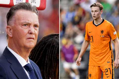 ‘Incredible!’ – Louis van Gaal lavishes praise on Man Utd target Frenkie de Jong after win over..
