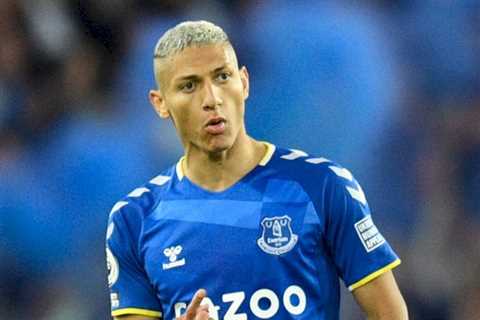 Transfer news LIVE: Richarlison to Chelsea; Liverpool in Nunez talks; Man City to make Phillips..