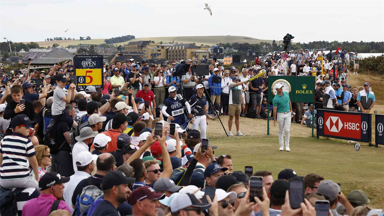 A Rory McIlroy party has broken out in St. Andrews. Can it continue?