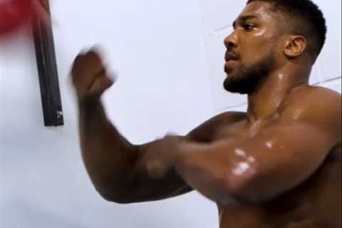 Anthony Joshua gives incredible behind-the-scenes insight into training for Usyk rematch and looks..