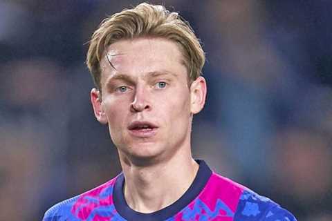 Manchester United have seven players helping them on Frenkie de Jong transfer deal