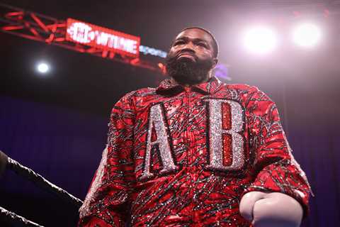 ‘He would never have to fight again’ – Floyd Mayweather slammed by Adrien Broner for not agreeing..