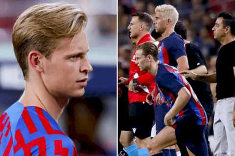 Xavi gives Frenkie de Jong update after Barcelona star ‘tells team-mates he’s joining Manchester..