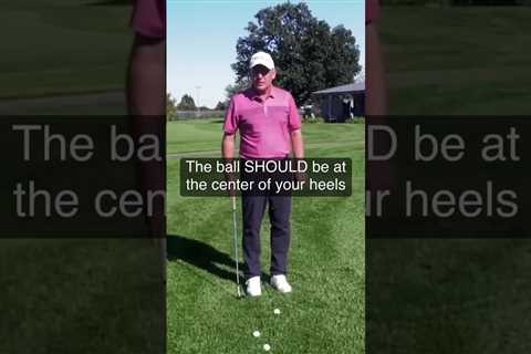 Next Time You’re Having a Hard Time Chipping, Try out This Hack #golfshort #shorts #youtubegolf