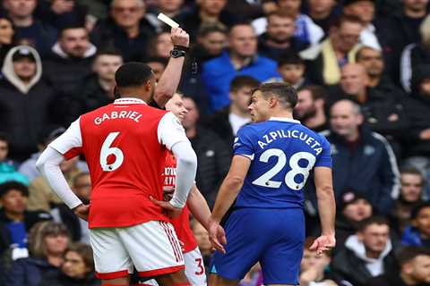 Chelsea vs Arsenal stopped for incident in crowd with fans signalling for doctor