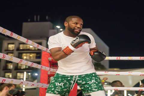 Floyd Mayweather vs Deji EXACT time: What time are the ring walks TONIGHT in Dubai?
