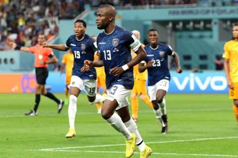 World Cup leading scorer Enner Valencia stretchered off in Ecuador draw vs. Netherlands