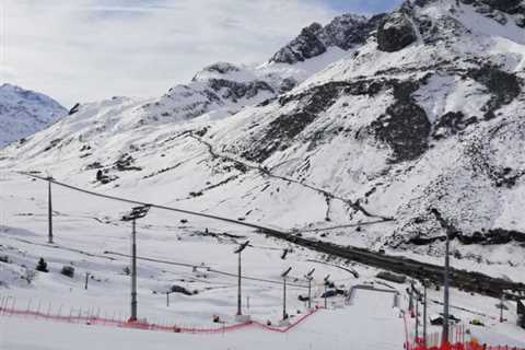 Lech Zürs fights climate to host WC Parallel GS races