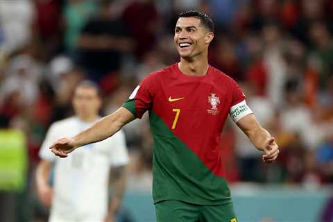 Chris Waddle reveals why Newcastle shouldn’t sign Cristiano Ronaldo after Man Utd exit and talks..