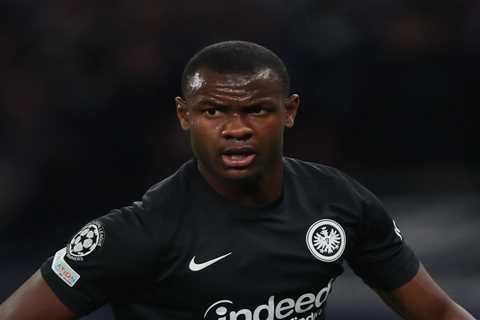 Arsenal ‘reach agreement to sign Eintracht Frankfurt defender Evan Ndicka on free transfer’ ahead..