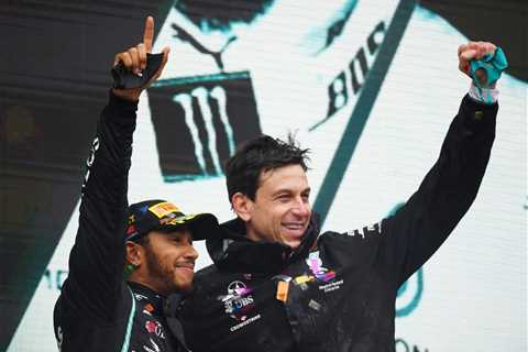 Mercedes F1 Boss Toto Wolff Highlights Lewis Hamilton’s Leadership Qualities After a Disappointing..