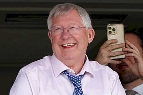 Sir Alex Ferguson’s management skills exemplified by tiny gesture to ex-Man Utd star