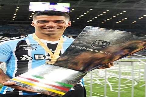 Luis Suarez scores incredible 38 minute hat-trick on Gremio debut as ex-Liverpool hero nets..