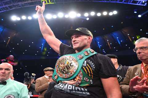 ‘Everybody should take their hat off to him’ – Tyson Fury compared to three heavyweight legends for ..