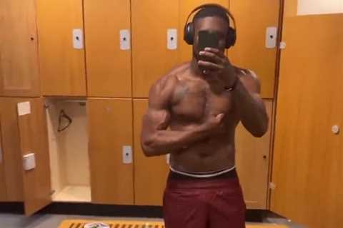 Swarmz shows off incredible seven-month body transformation since KSI fight as he targets Deji bout