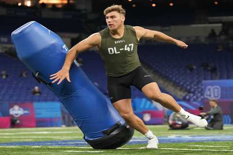 2023 NFL Draft prospect profile - Lukas Van Ness, DL/EDGE, Iowa