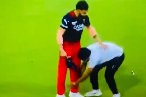 Fan touches Virat Kohli’s feet in heartwarming gesture, picture goes viral