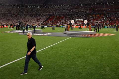 Jose Mourinho on Roma future: “I want to stay but my players and I deserve more”