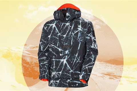 Women's Ski Wear For Extreme Conditions