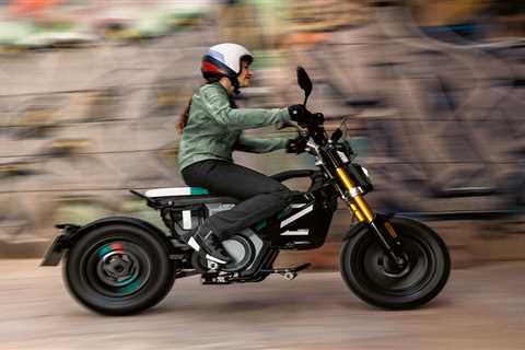 First Look: The new $7,599 BMW CE 02 electric bike