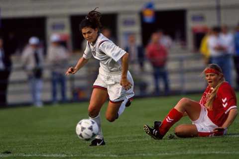 Mia Hamm talks playing as goalkeeper at a Women’s World Cup