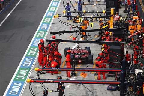 Ferrari blames “late call” for messy Sainz F1 pitstop in Dutch GP