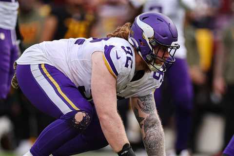 Vikings lose James Lynch for season with torn ACL