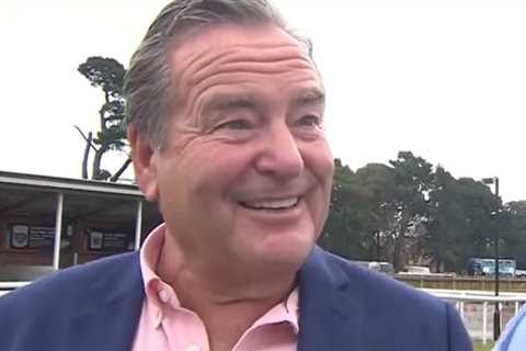 Jeff Stelling bags a winner at Fontwell and takes home £5,000