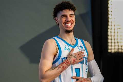 Hornets’ Ball wears protective ankle braces in first practice since fracture