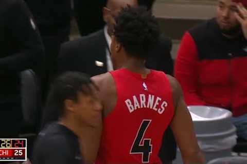 Scottie Barnes left handed finish in Traffic - Raptors vs Bulls | Oct 17, 2023