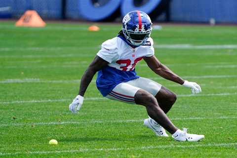 Giants rookie CBs Deonte Banks, Tre Hawkins off to very different starts at camp