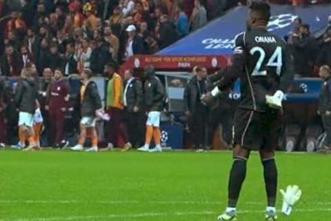 Devastated Onana Drops Gloves After Man Utd Draw