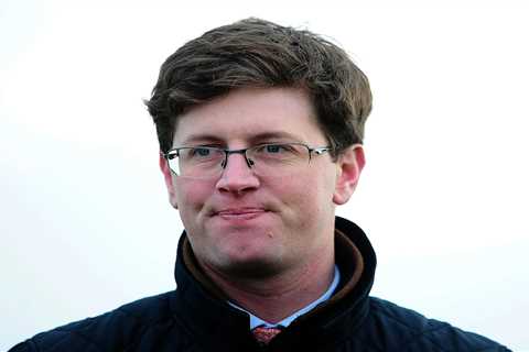 Top Trainer Harry Fry Signs Exclusive Deal with Sun Racing for National Hunt Season