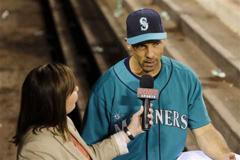 Dodgers Hire Raul Ibanez In Baseball Operations