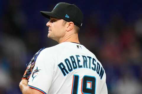 What a Relief: Rangers Sign Robertson, Cubs Sign Neris