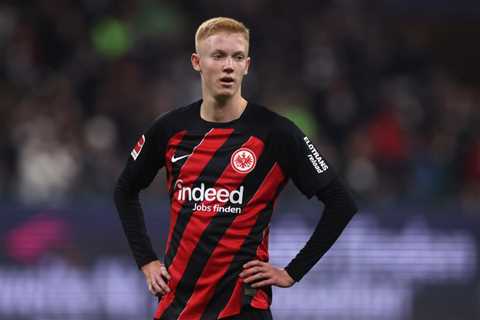 Arsenal and Liverpool interested in Eintracht Frankfurt’s Hugo Larsson