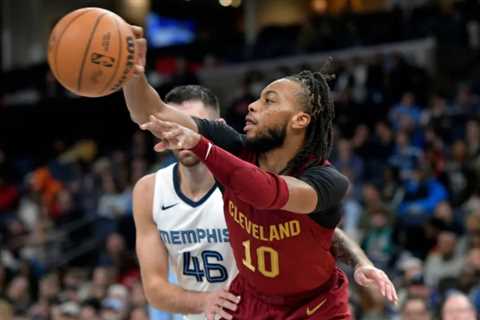 Dribbles: It sure wasn’t pretty, but Cavs stay hot by grinding down Grizzlies