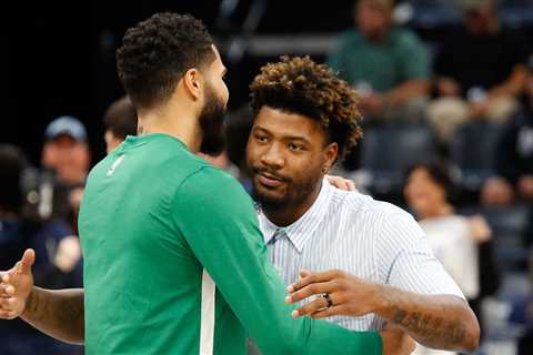 Grizzlies' Marcus Smart Receives Standing Ovation From Celtics Fans in Return to Boston