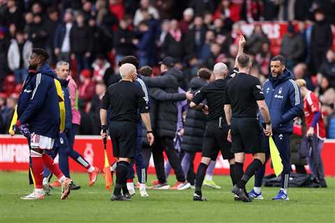 Gary Neville replies to Mike Dean’s ‘monumental error’ comment after controversial Liverpool win