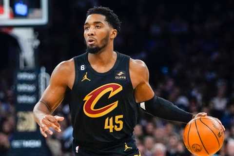 Cavaliers’ Donovan Mitchell Receives PRP Injection In Knee, Will Be Re-Evaluated Over Weekend