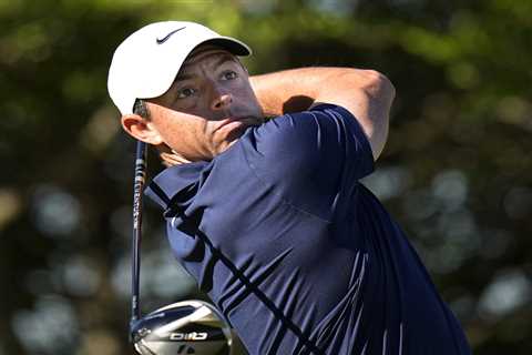 Fans divided as Rory McIlroy waits for putt to drop with some demanding ‘one shot penalty’ for..