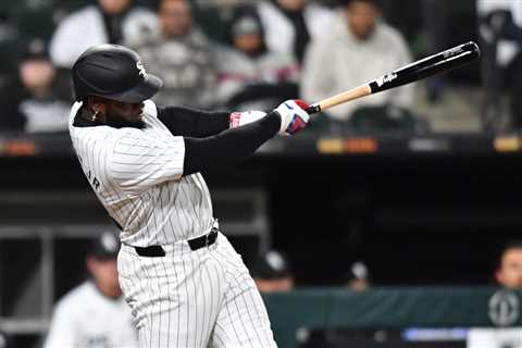 Luis Robert Jr., John Brebbia Leave White Sox Game With Injuries