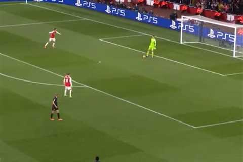 Manuel Neuer's Jaw-Dropping Move Leads to Goal Against Arsenal