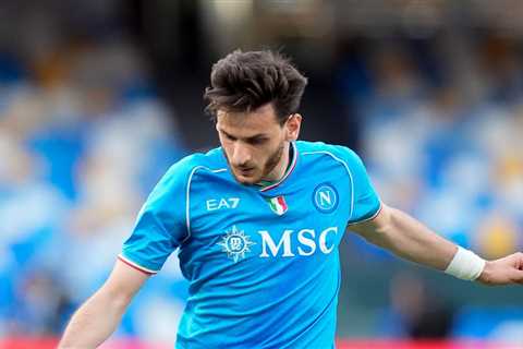 Napoli weighing Khvicha Kvaratskhelia swap with Barcelona – report