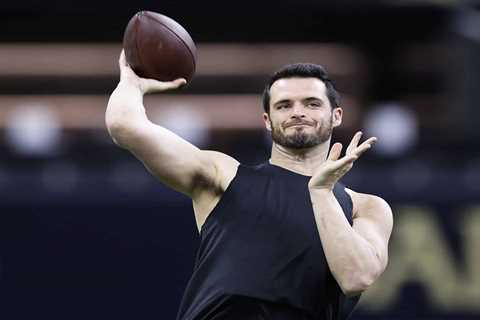 Derek Carr Sends A Message To NFL Teams About His Former Raiders Coach