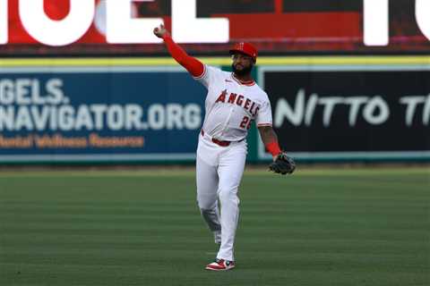 Pirates Claim Niko Goodrum From Angels