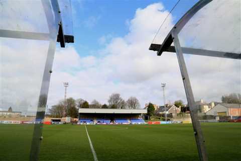 Sunderland midfielder McInnes signs first professional deal