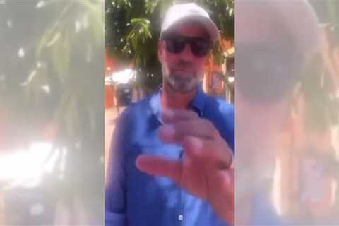 Brainless Man United fans harass Klopp on holiday