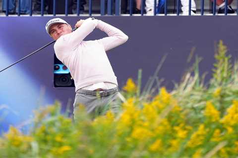 Moment Justin Thomas leaves ‘even the fish’ ducking for cover at The Open as he shanks..